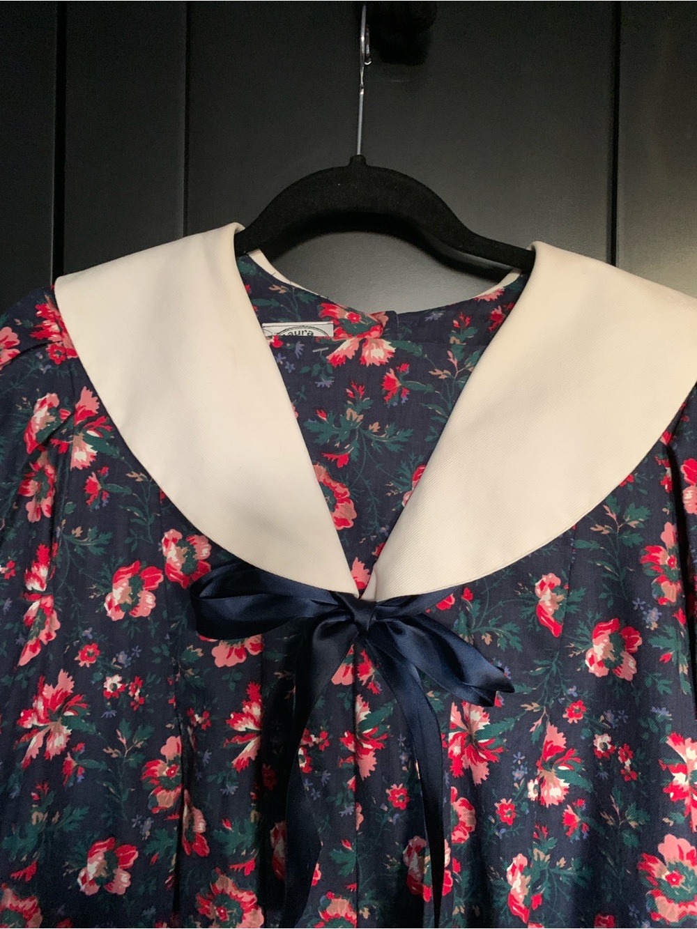Vintage Laura Ashley Floral Navy Midi Dress with Contrast Collar 8 - Picture 5 of 12